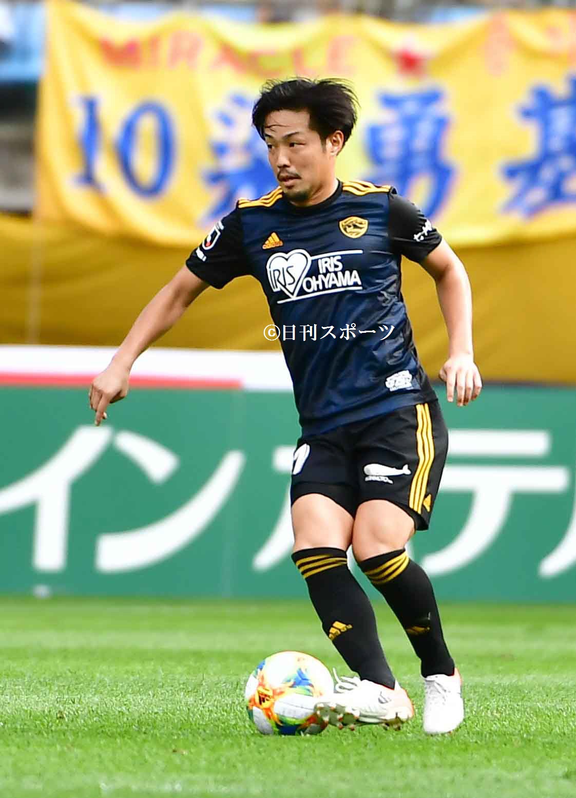 日刊スポーツ新聞社東北取材班 Al Twitter ベガルタ仙台は３日 ｍｆ富田晋伍 34 が７月15日の練習中に左ひざ前十字靱帯 じんたい を損傷し同28日に手術をしたと発表した 全治６カ月の見込み 写真は昨年10月撮影 ベガルタ仙台 Vegalta ベガルタ 宮城県 仙台