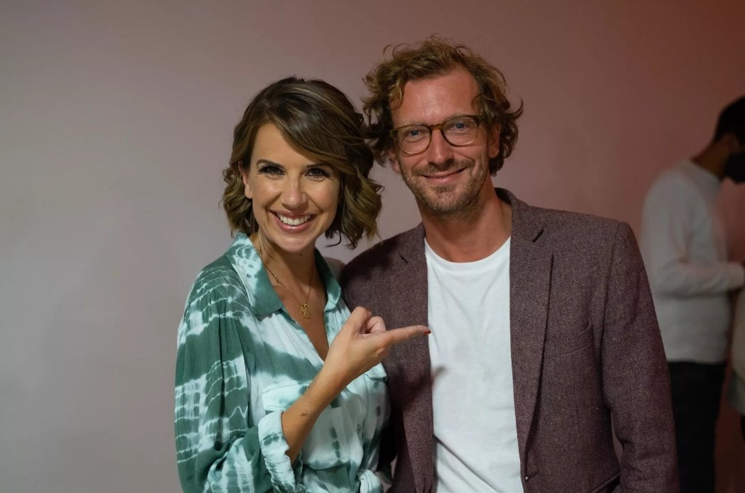 mari_comentando's tweet photo. Os familiares do Diogo a abraçar DiCath, a Pipoca com o Diogo e a conversar com a mãe coletiva 💐 estou de coração cheio #BB2020Tvi https://t.co/bAZWr2xCDt