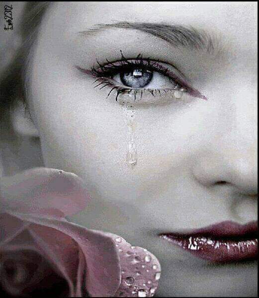 في قلبي بكاء لو سمحت له بالخروج
 لغمر العالم بأسره 
فليس كل الابتسامات حقيقية