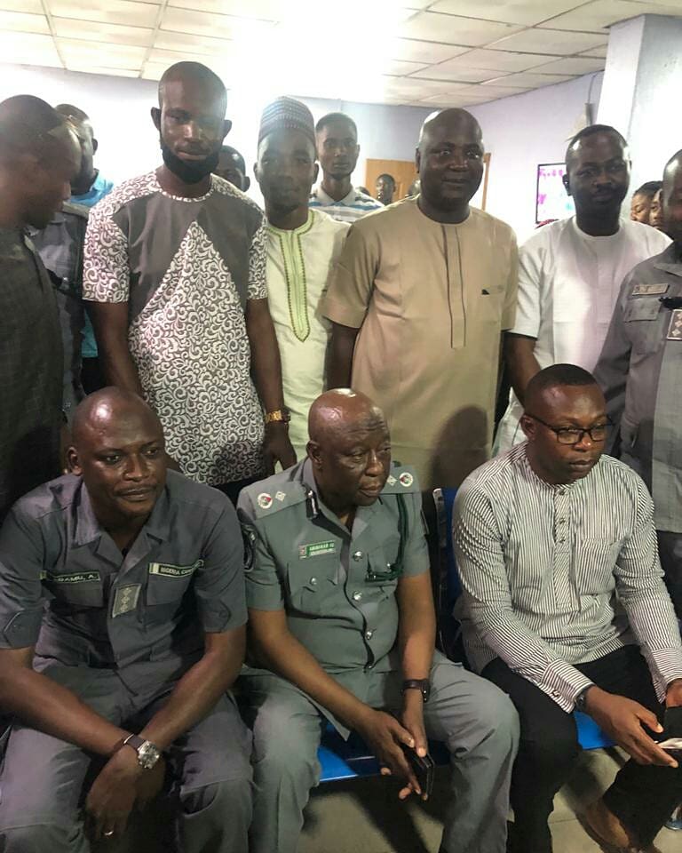 kingteminigltd6's tweet photo. Good morning to you all.
Hope you had a splendid weekend?
#MondayMorning
Congratulations to the new DC Abubakar of Hanover Terminal, more wins for you sir.
#kingteminigltd
#autodeals #importingandexporting https://t.co/Fh5n7scE6E