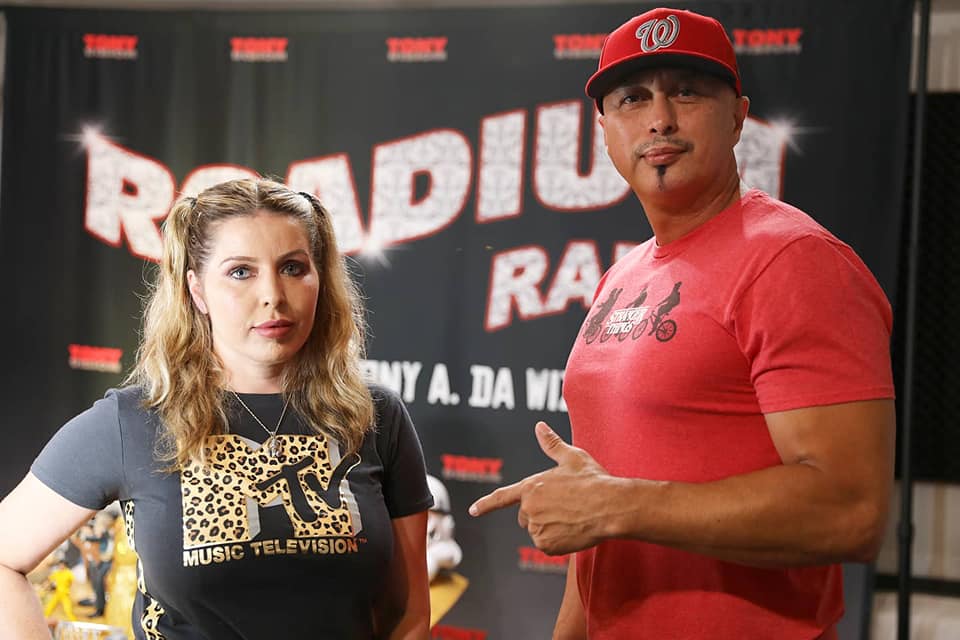 RoadiumRadio's tweet photo. For those who didn't get a chance to tune in you can now watch the full #interview ๐ป
https://t.co/X0dXMKSN8G ๐๐ผ
๐ ((( CAROLYN RODRIGUEZ ))) WAS IN THE BUILDINGโผ
#roadiumradio #episode80 #artist #singer #carolynrodriguez #dopehouse #records #liveinterview ๐๐ถ Tony Vision https://t.co/SCF7UspiUu