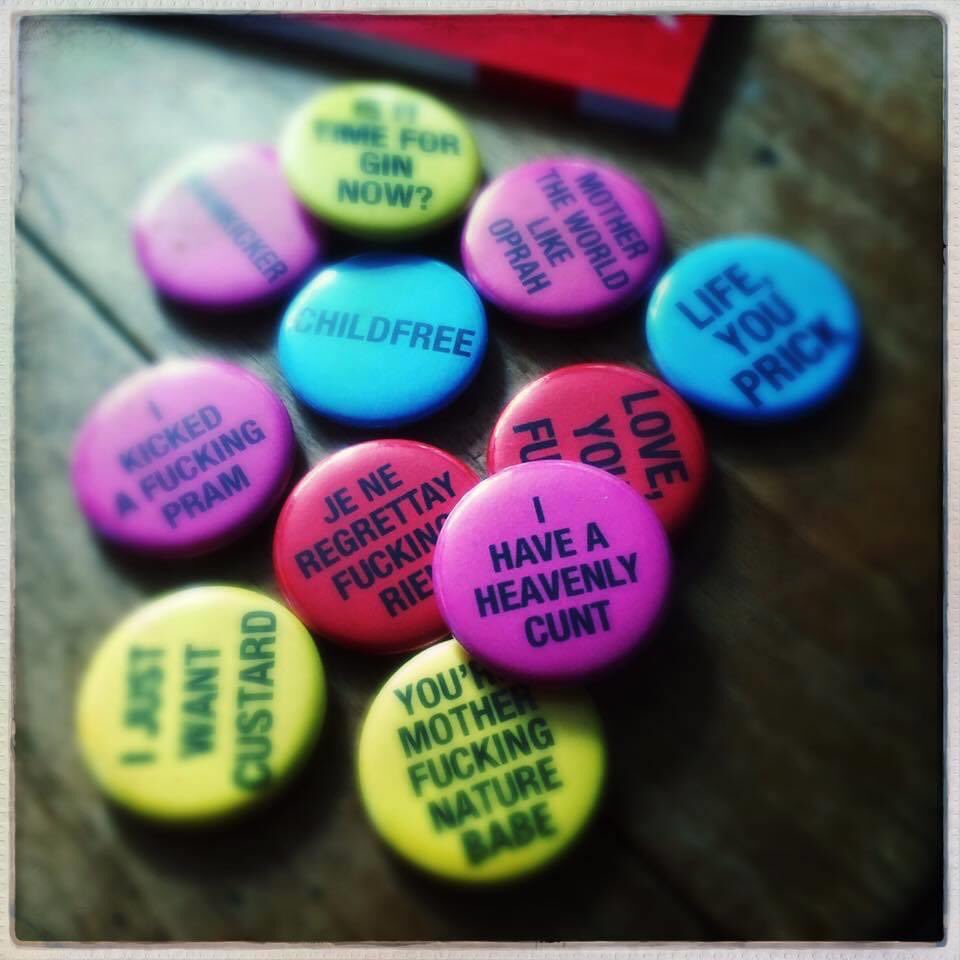 oldtrunktheatre's tweet photo. Oh man! We miss Edinburgh! We miss fringe madness! We miss doing shows then drinking afterwards! We miss getting quote badges made &amp; seeing who picks what! 

#pramkicker #edinburgh #edinburghfringe #badges #play #fringe #theatre #sadiehasler #sarahmsyhew https://t.co/xJrbc3H9W7