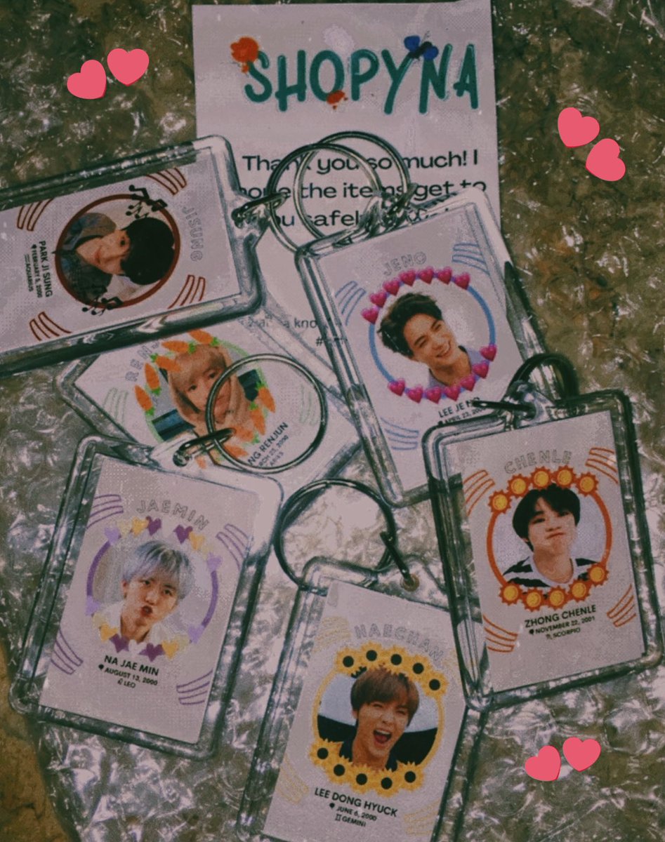 linolify's tweet photo. yall check out @_SHOPYNA she sells these cute chains personally made by her!! 🥰 #SHYfeedback https://t.co/82qR34ng0f