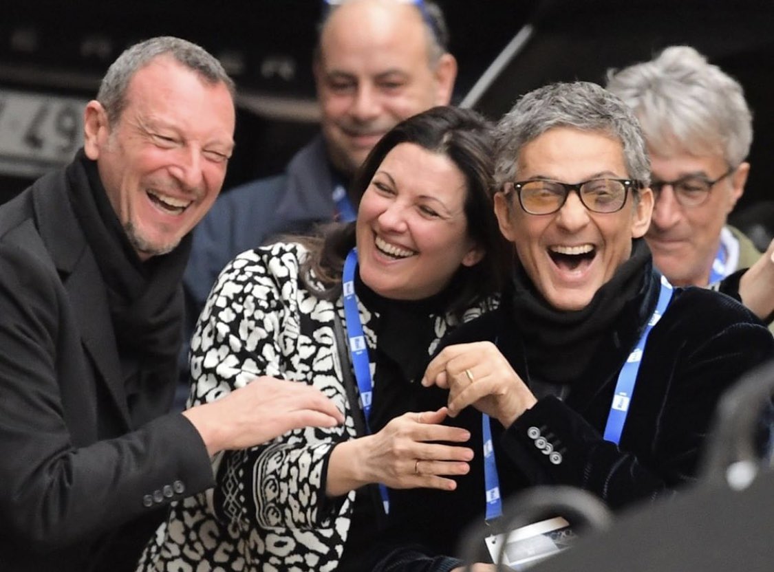 belfiore_ale's tweet photo. Scatti Sanremesi•
Che direbbe Mike? A L L E G R I A A A
@Fiorello #Amadeus #GiovannaeAmadeus #Sanremo2020 @SanremoRai #Sanremo #Allegriaaa #FestivaldiSanremo #FestivaldellaCanzoneItaliana @RaiUno https://t.co/oSGWysevy7