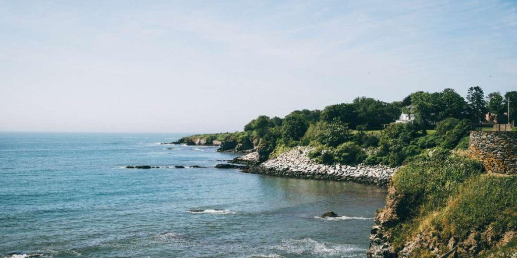 What are rights-of-way to the shore for #landusers in #RhodeIsland? What is public access? Our new blog dives into these rights and coastal laws. Read more: bit.ly/30Z5rEM

#environmentallaw #coastallaw #zonemanagement
