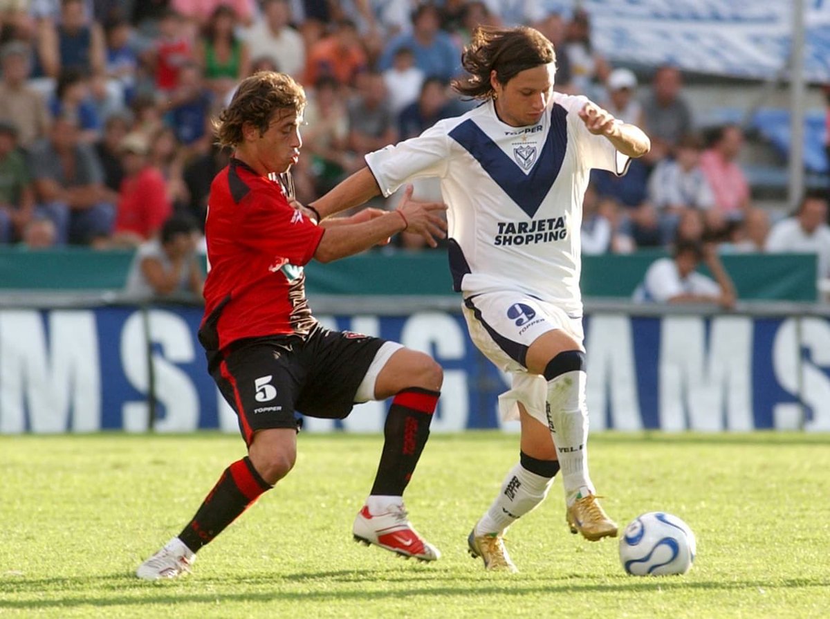 DeportesAlTacok's tweet photo. #Newells | 🔙🎂Un día como hoy pero en 1986 nacía Hernan #Bernardello. Vistió la rojinegra más de 100 partidos en 3 etapas distintas (06-09, 2015, 18-19). https://t.co/HGz7Qssxx3
