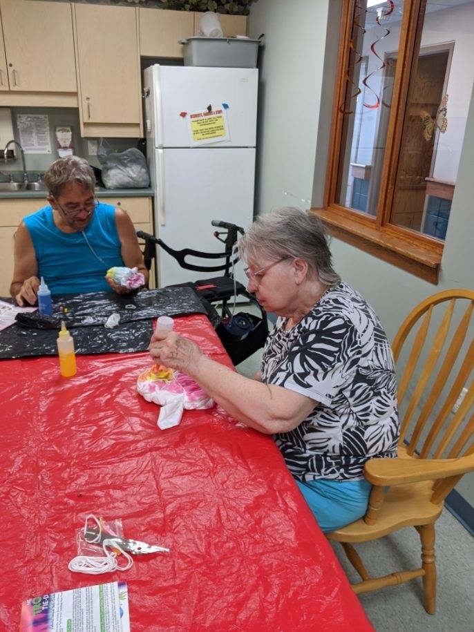 Taunton_Mills's tweet photo. Emily from recreation had residents making their own tie dye shirts! As you can see from the finished product, everyone did an amazing job! #ThemeDaysAreFun #TauntonStrong https://t.co/9lgRGEzveG