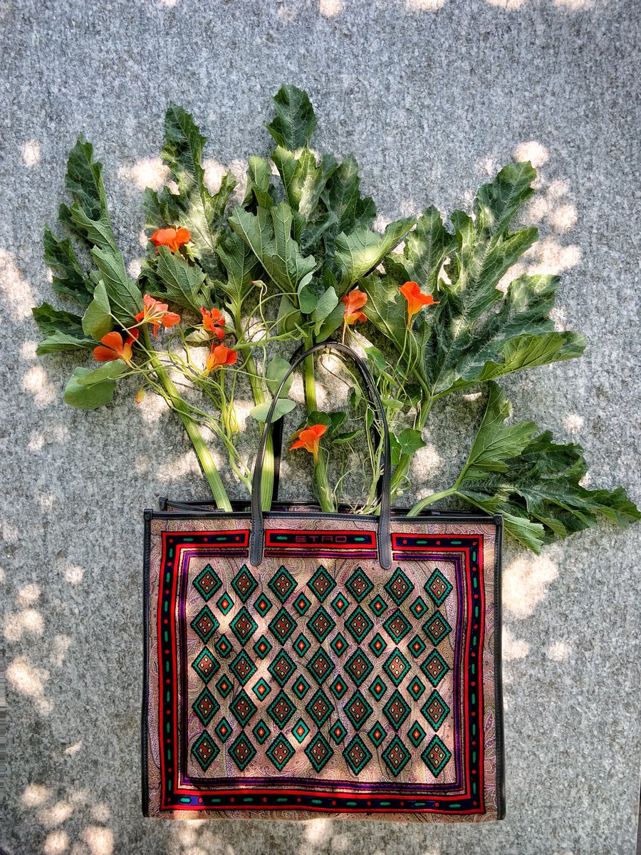 The ETRO Fall Winter 20 collection introduces Iconic Paisley motifs, floral prints and geometric patterns. 
See the whole range of accessories on etro.com