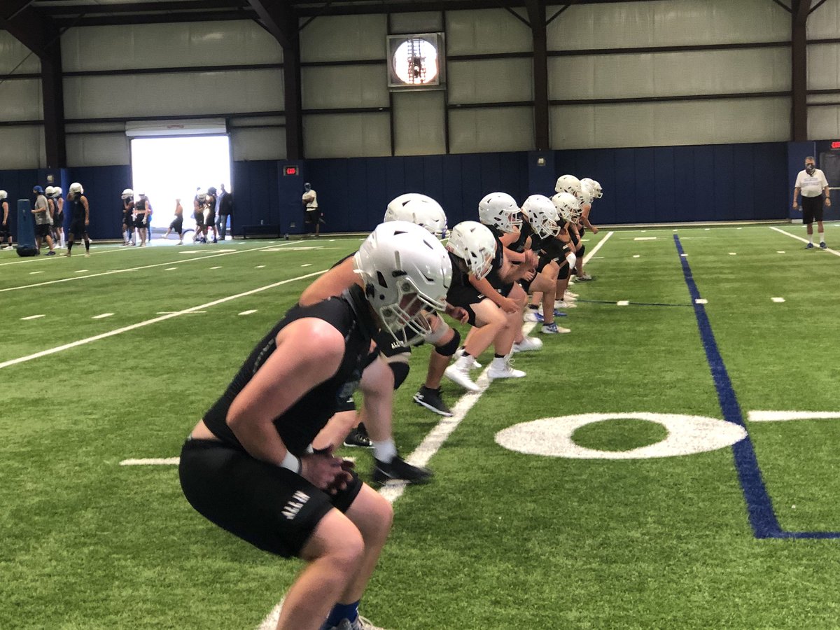 EFNDFootball's tweet image. And so it begins! #eaglefootball2020