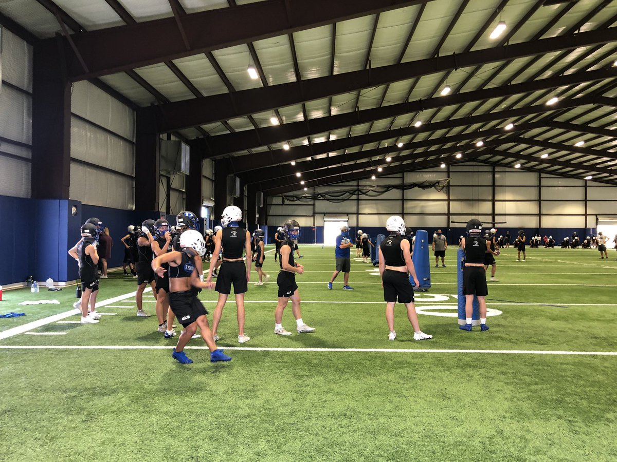 EFNDFootball's tweet image. And so it begins! #eaglefootball2020