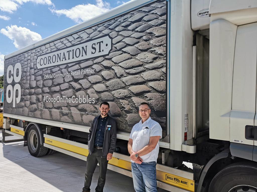 mike_pyke's tweet photo. Had to get a shot with this #CoopOnTheCobbles lorry delivering the 1st load for my new store with @benjfarrar #coopDrakewalls
#coopsouthwest https://t.co/skGxiH7LNO
