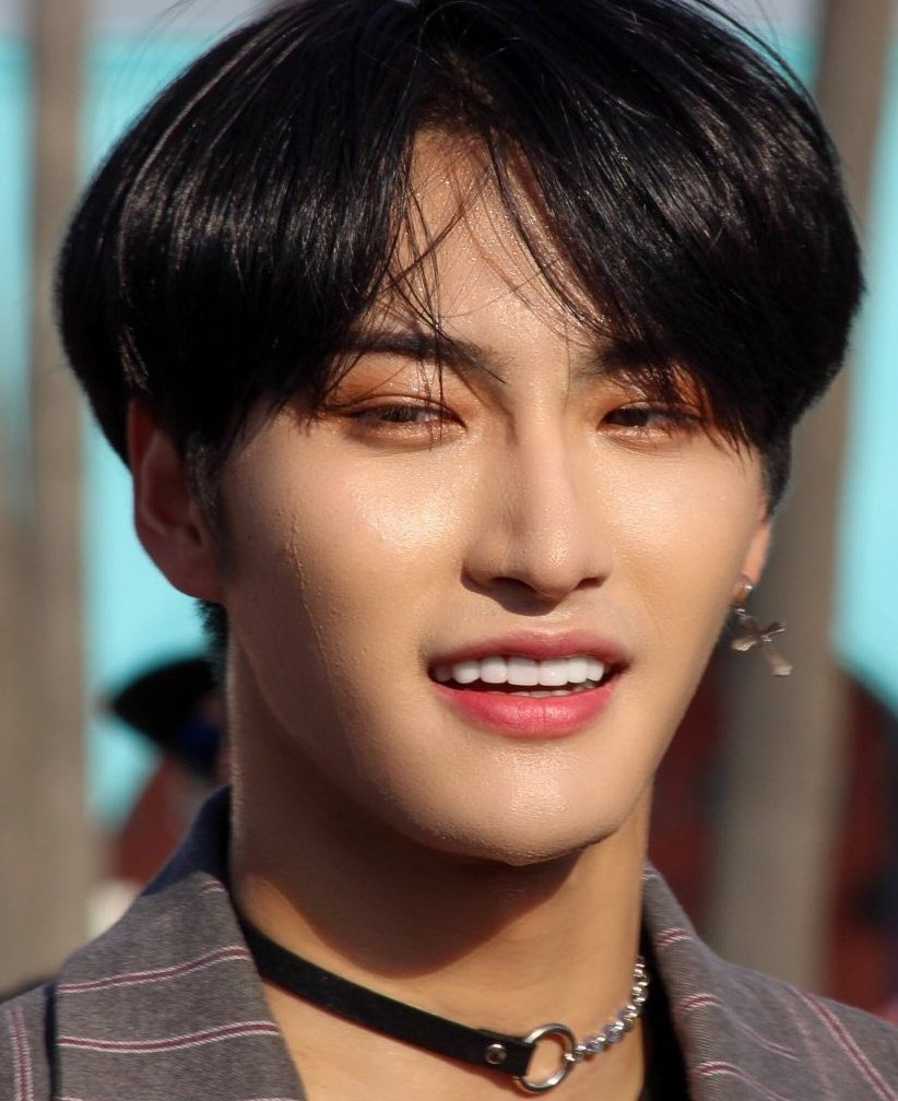 park seonghwa's iconic looks — a thread