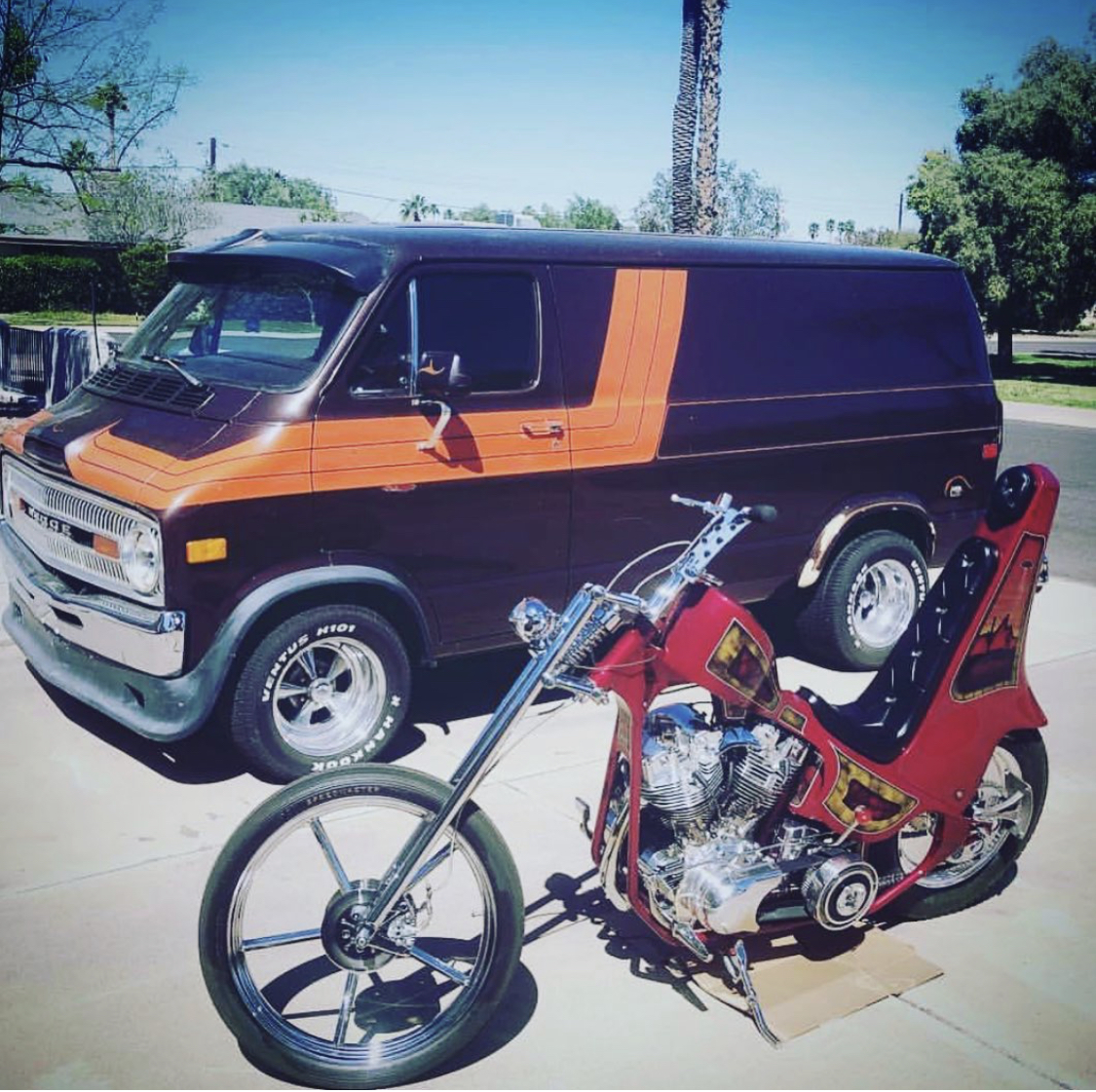 LowbrowCustoms's tweet photo. Gawd dammmmmn! This combo is giving us goosebumps over here! @tshirtjoe is one lucky dude... #combos @vans_n_chops #choppeshit #choppers #vannin #combo #shovellove #shovelhead #classyasfuck #chopper #vancult #dodgevan https://t.co/B7IXq3q5ws