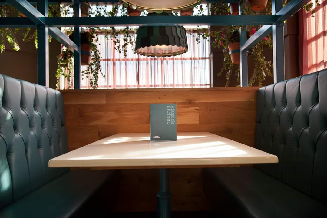 Dawnvale's tweet photo. The trattoria, garden and café areas offer a variety of dining experiences.
More info: https://t.co/QR1HbGfOWE
#Baffitos #Warrington #Pizza #Restaurant #Bar #Restaurants #BoothSeating #Furniture #Design #Hospitality #DesignandFitout https://t.co/7T4yU7MbKb