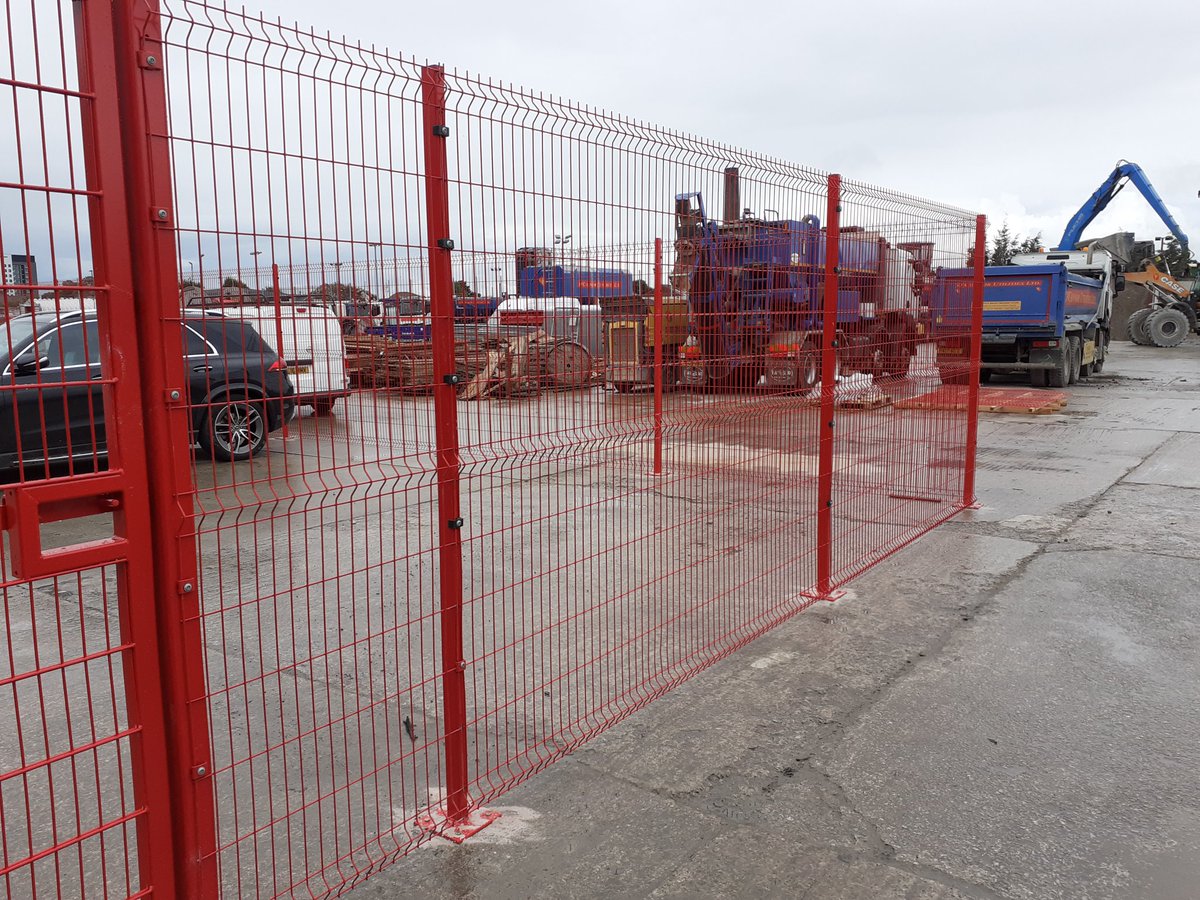 StrikeFencing's tweet photo. We installed this boundary fencing for O'Connor Utilities to create a boundary between the staff car park and the yard.

The fencing and gates were powder coated in fire engine red to match much of O'Connor's livery.
#manchester #metal #metalwork #security #boundaryfence #red https://t.co/ApwS1ymxFK