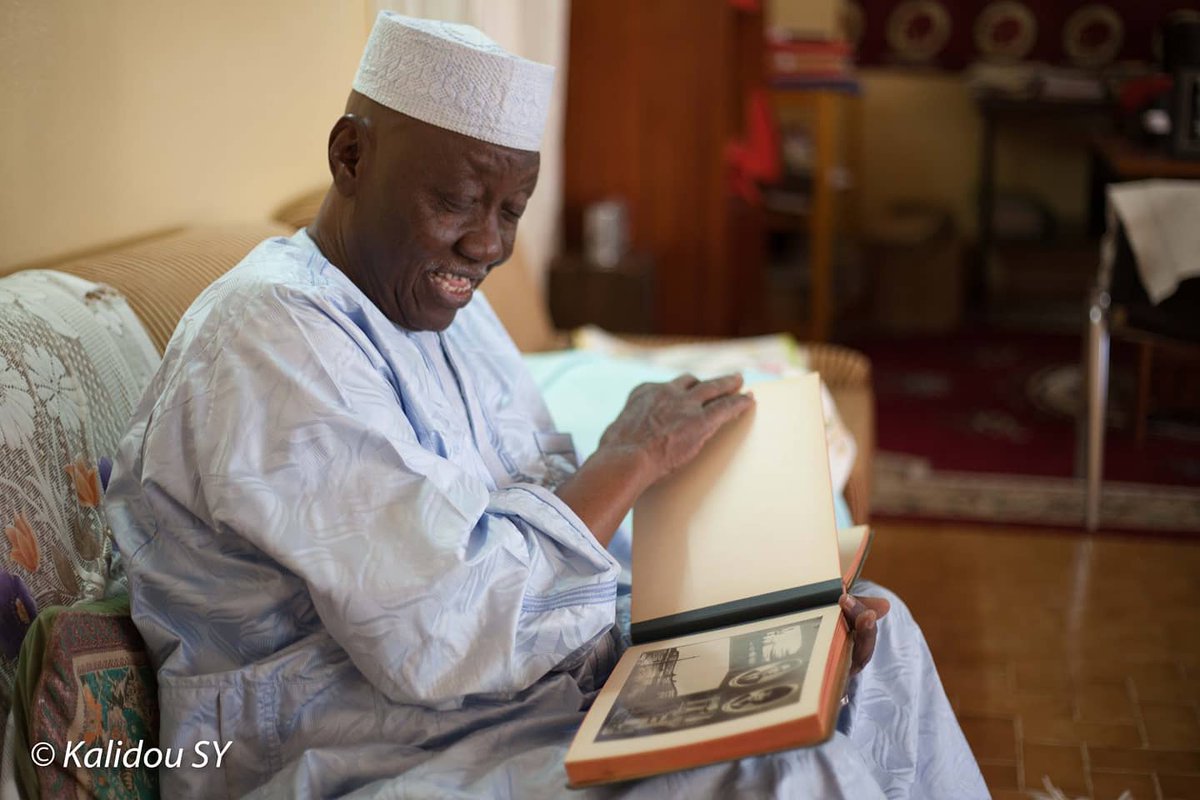 Kalidoo's tweet photo. BONUS:
1/2 J'ai été à #Niamey, rencontrer Assoumane Issoufou ancien militant du #Sawaba âgé de 84 ans. Il m'a raconté ses années étudiantes, son exil en Guinée en passant par sa formation politique en Union Soviétique. https://t.co/jJMrhHICMC