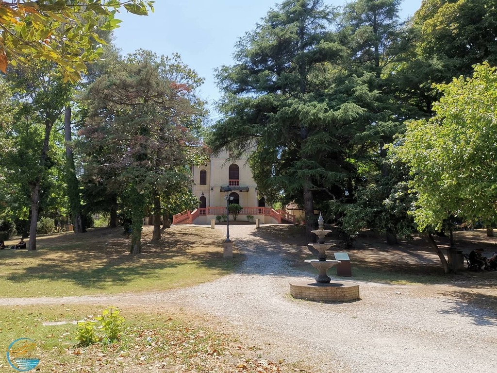 On Tour in Riccione 🛴

#wr1 #riccione #riccioneurlaub #estate2020 #riccionereisenschien #cityreisebüroschien