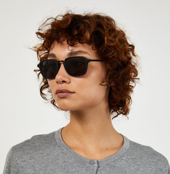 ContactsExpress's tweet image. KITS Mole is a simple design that packs a lot of punch. Small square lenses are held in place with fine Italian acetate, while the metal bridge holds everything together in style. Designed in Sweden and made in Italy.  ow.ly/mY1i50AOTZP~