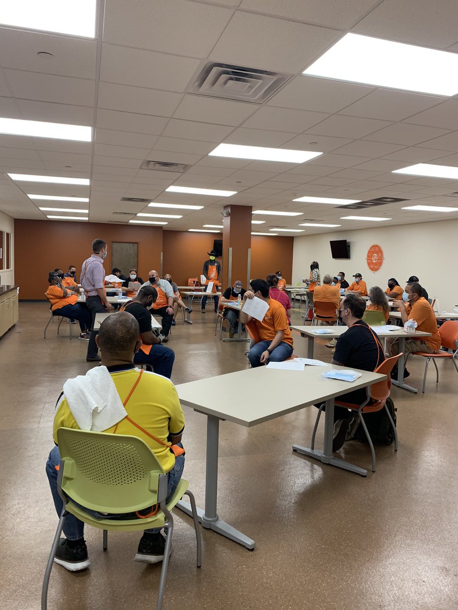 This is what #OneHomeDepot looks like. Thank you to our MET partners in Memphis for answering the call, trying something new and helping us out. None had been in a DC before, and we’re honored to have been your first experience. 🙏🏾 #OrangeBlooded 🧡