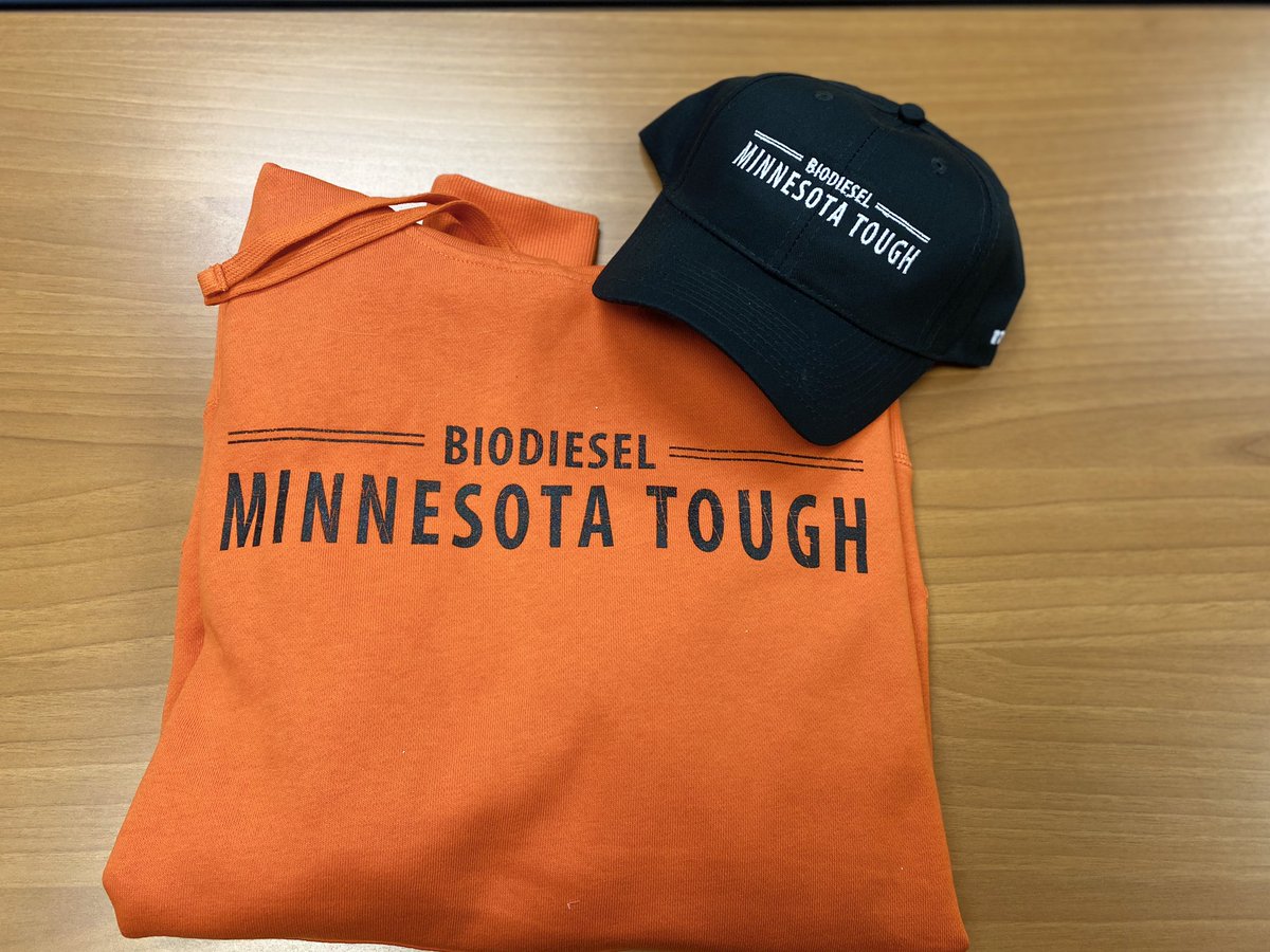 kaelynrahe's tweet photo. Hey guys 👋🏼 It’s contest time! Post your favorite farm photo with a soybean crop update on your twitter account for a chance to win a free Biodiesel Tough sweatshirt and hat. Be sure to tag me and @MNSoybean in your post. Winner will be drawn on Friday! https://t.co/EsKPF5UCuK