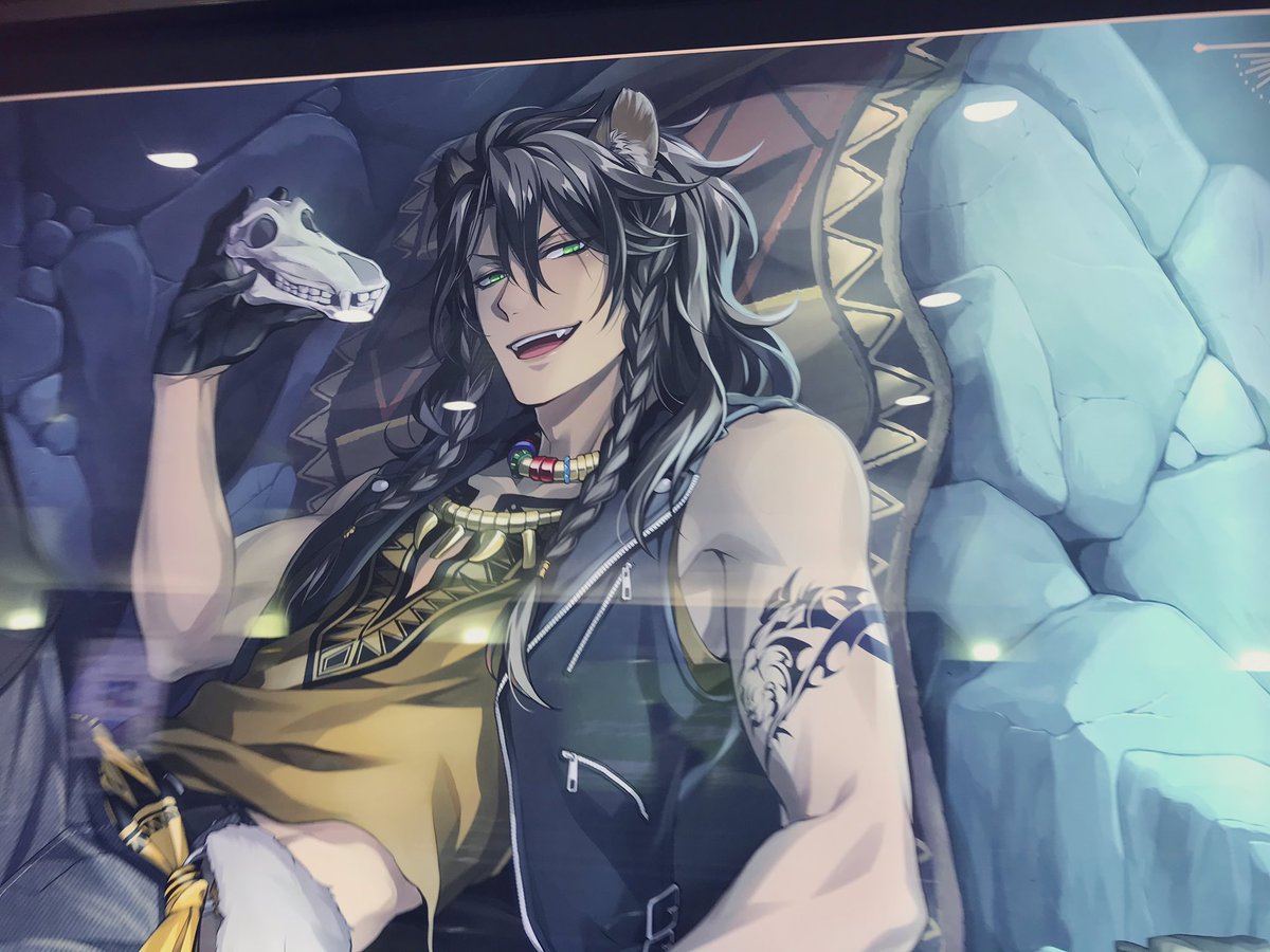 あめ じじい Auf Twitter W イベントのイラストだけかと思ってたらssrのイラスト全部あったのでびっくりした 京葉線の 動く歩道のとこ一帯ツイステ広告だった そしてこれは歩く歩道で運ばれながらサバナクロー寮長に見下される図