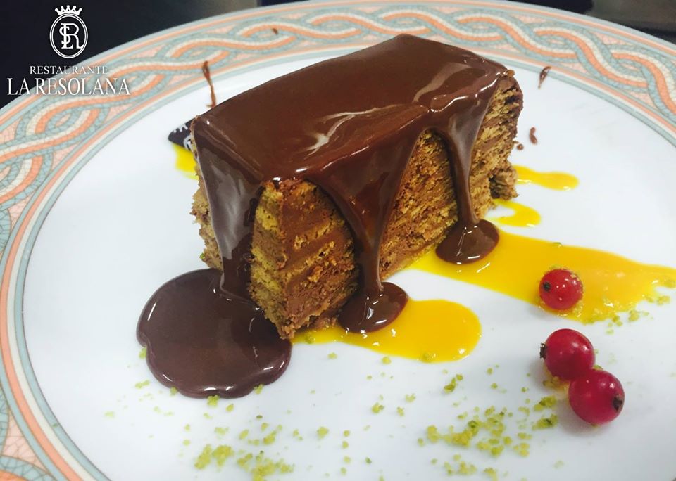 ¡Feliz Domingo! , 🍽 termina la semana con este magnífico pastel Bagdad. 🍽