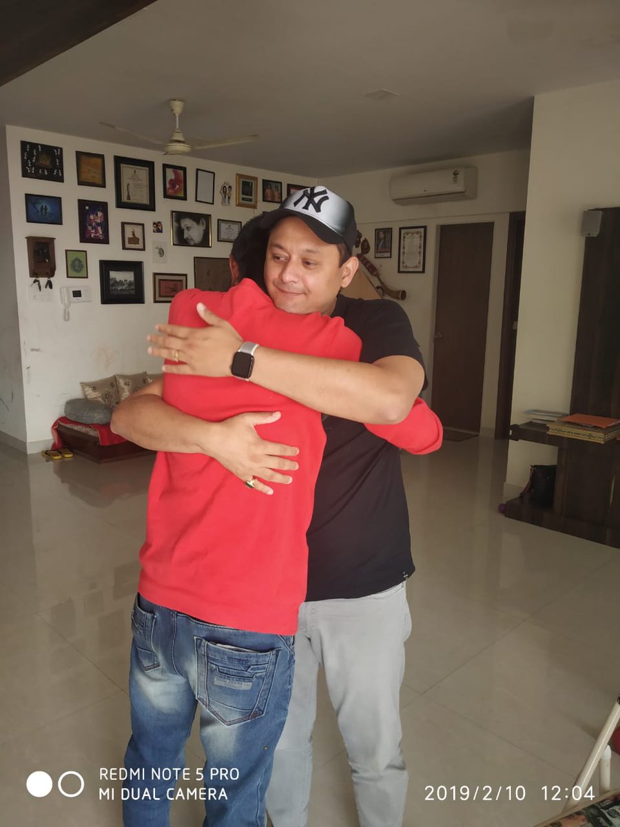 IamRv9's tweet photo. #MyFirstMeet
शब्दात व्यक्त न होणारे क्षण ❤️
सुख म्हणजे काय असत?
सगळेच विचारतात.. माझ्या कडे त्याच उत्तर आहे ते म्हणजे हा फोटो.
#EternalHappiness ❤️
तारीख भी लिखले 10.02.2019 🤗
@swwapniljoshi ❤️
@TeamSwwapnil
@swwapnil_fc
@four_ent https://t.co/hoSddzmDUz