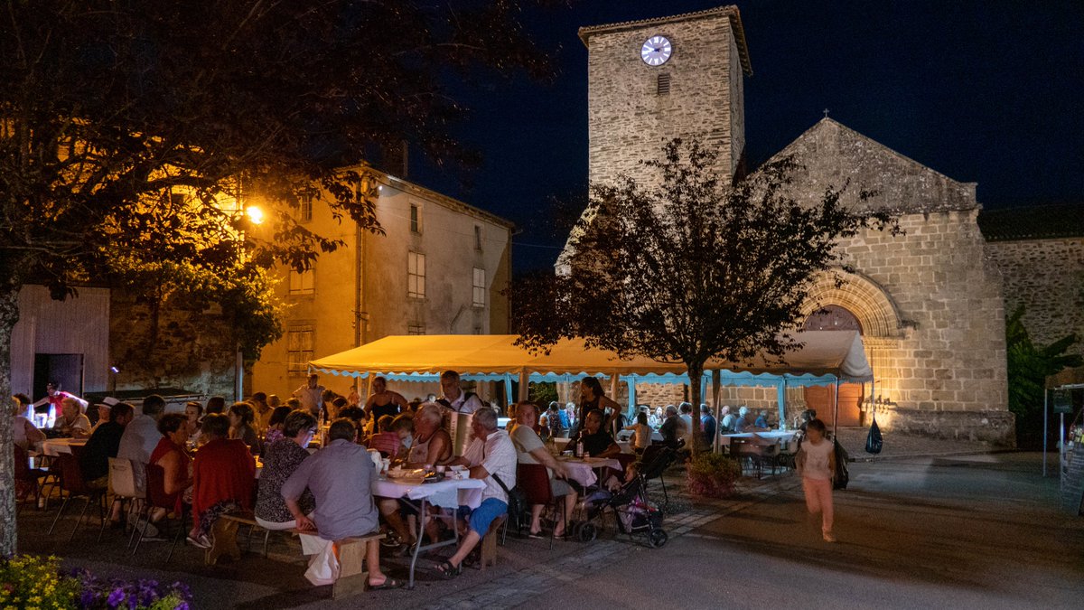 poltourisme's tweet photo. L'agenda du mois d'août est en ligne ! 
#saintjunien #rochechouart #oradoursurglane #cetetejevisitelafrance #poltourisme
https://t.co/K1JFUTgFNI https://t.co/PzhDrG2txg