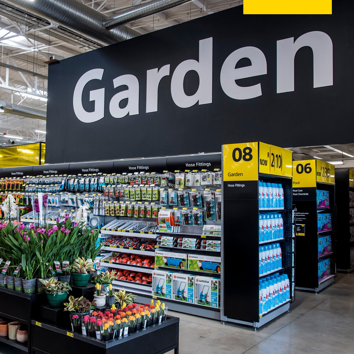 Waterfront_KE's tweet photo. A #BrandNewExperience will soon be at The Waterfront Karen! From tools, flooring, gardening, to dรฉcor, everything you need will be under one roof at Builders Warehouse Kenya opening on 20th August 2020! ๐๐ Read more about this here๐https://t.co/jrURb5nMDG #builderske #DIY https://t.co/yC3i1n4lpx
