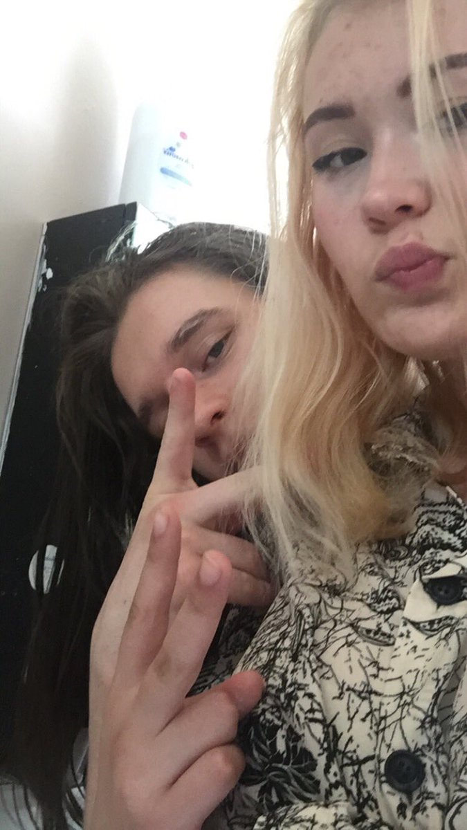 gronkk_'s tweet photo. he doesn’t have twitter but i love my boyfriend, he’s pretty cool :) https://t.co/qAuCRb8nxL