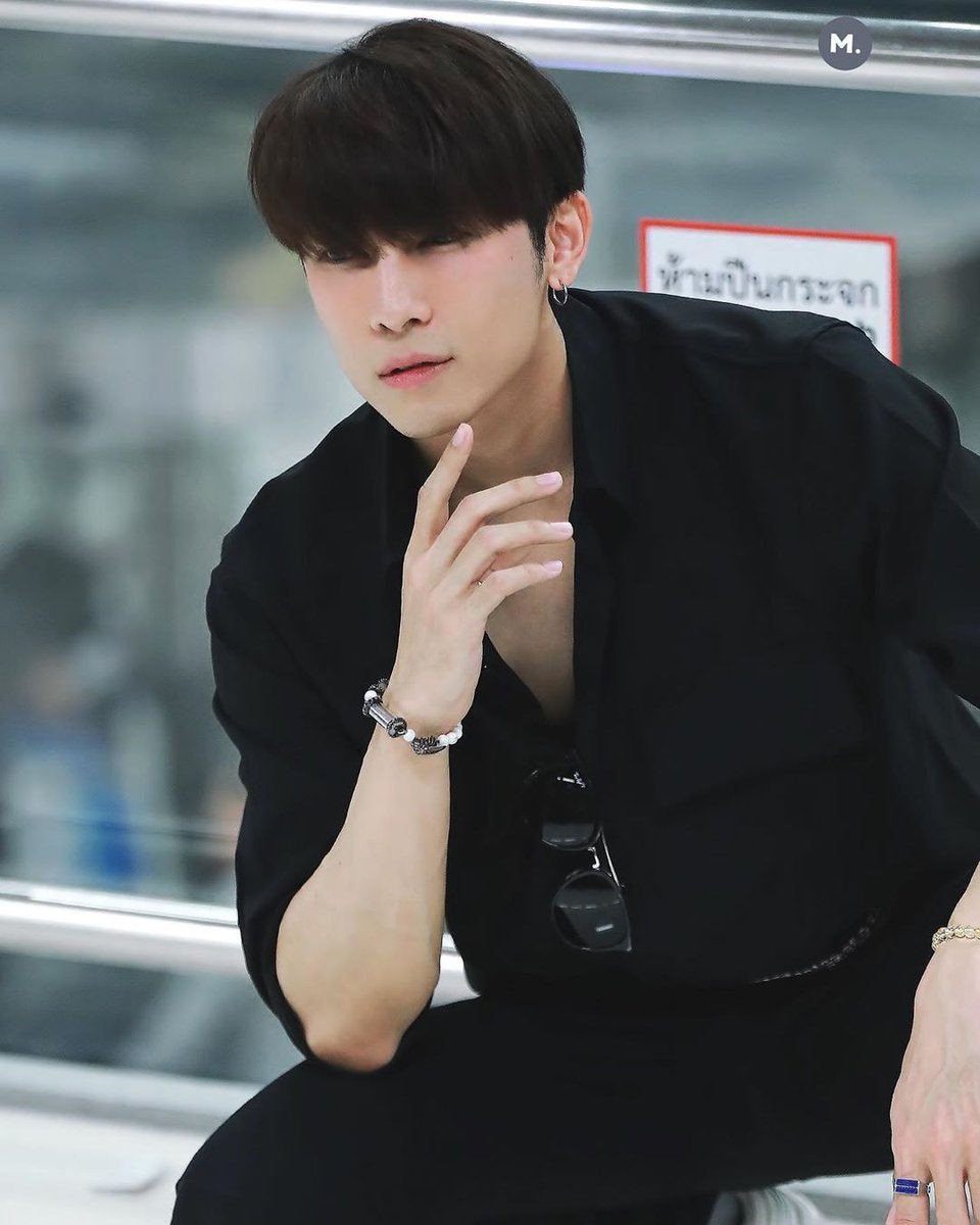 No thoughts head empty just Mew Suppasit looking unreal in black, a thread; #mewsuppasit #Mewlion