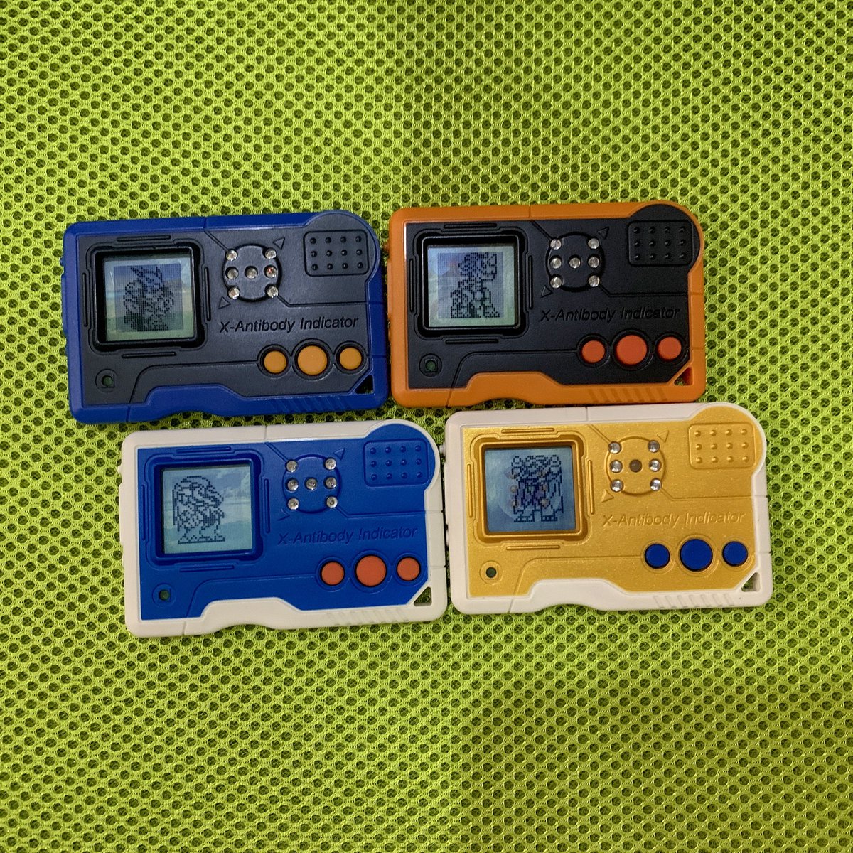 etemon_metal's tweet photo. After 1 week of battling and training non stop..all my digital kids digivolve to their ultimate form! Omegamon X, GrandisKuwagamon, UltimateBrachimon & Alphamon #vpet #digimon #pendulumX #digihatch https://t.co/ZmMV9M636Z