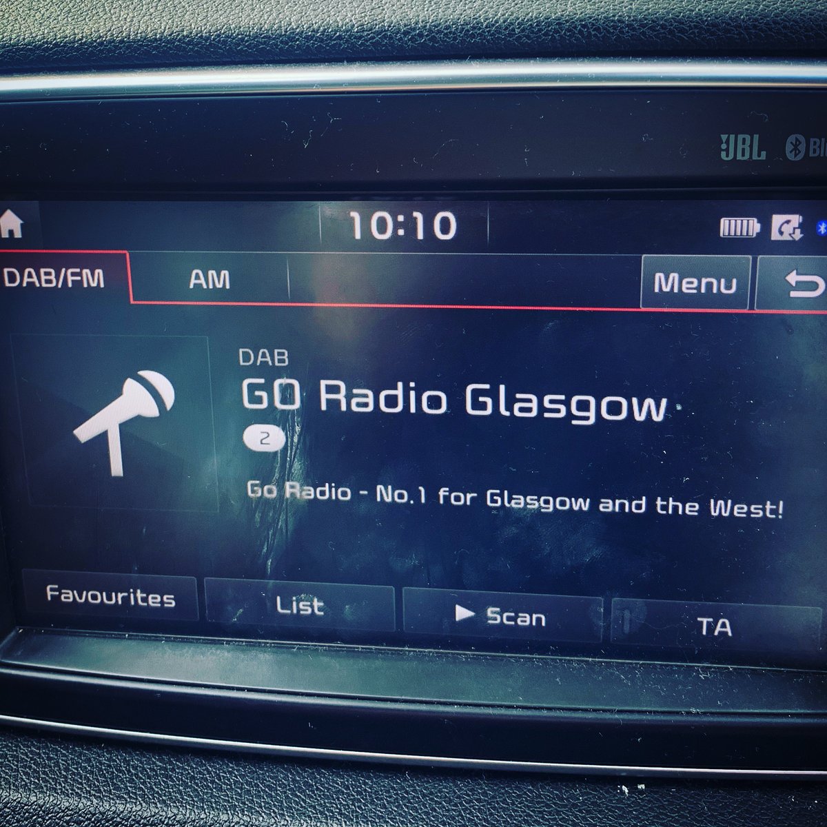 we_r_compass's tweet photo. Best tunes in the west on our way into a client meeting with @thisisgoradio 📻🎤😎
#thisisgoradio #mondaymorningmeetings #sunisshining https://t.co/VyorTwCp9R