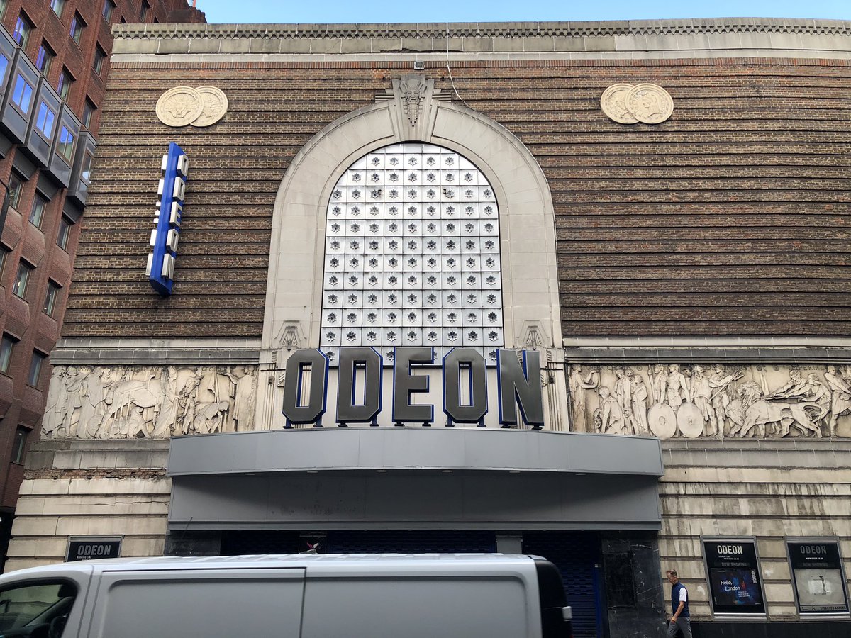Amazing Odeon on Shaftesbury Avenue with a massive relief frieze – bei  Odeon