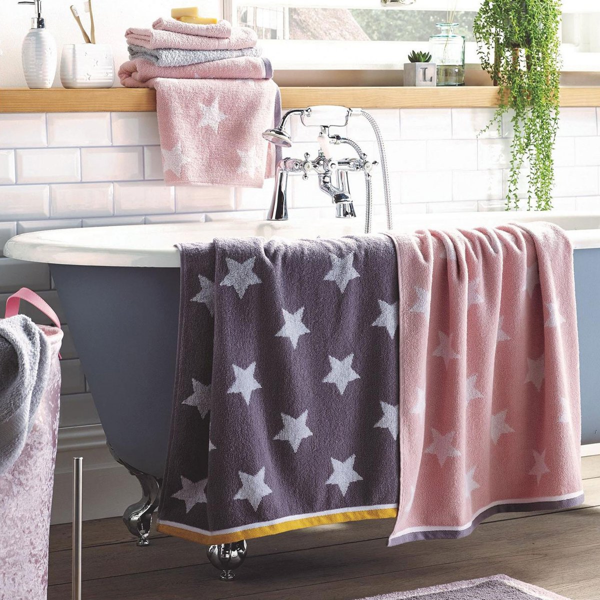 studio_co_uk's tweet photo. We've got bathroom inspiration on tap!! Shop our range of bathroom linens for less here https://t.co/YYVDCyVM7w  🛀

#Bathroom #BathroomInspo #Towels #HomeInspo #Star #IHaveThisThingWithHome https://t.co/inqQKZN26L
