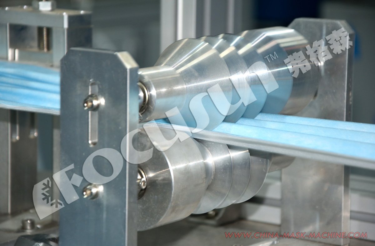 Monica01536397's tweet photo. #Focusun #máquinademascarilla de sistema automático 1+1 fabrica la #mascarilladesechable de 3 capas que es eficiente en la protección diaria contra virus. #máquinadecubrebocas #fabricademascarilla #fabricadecubrebocas #plantadecubrebocas #facemaskmachine #facemaskmaker #facemask https://t.co/JT2vn9zVKQ