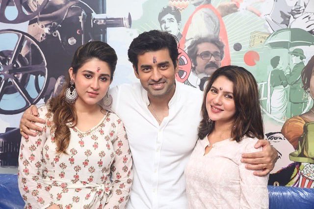 AnkushLoveUAll's tweet photo. No its not a Raksha Bandhan special pic.. 😜 its from our mahurat .. #Magic @Love_Oindrila @Paayel_12353 @Rajachanda https://t.co/aJlHmy3F8a