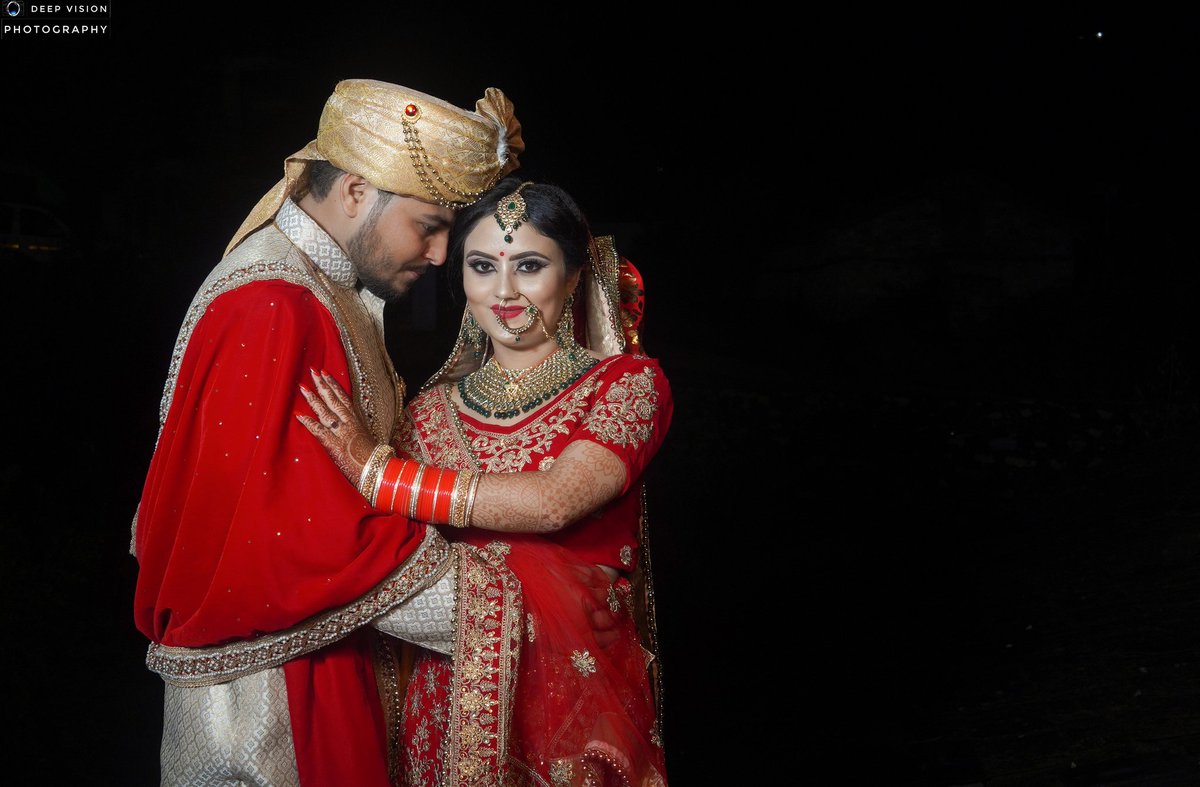 DeepVisionPhot1's tweet photo. Wedding shoot😍

#bride #wedding #groom #weddingdress #love #weddingday #weddingphotography #bridetobe #weddinginspiration #bridal #makeup #weddingphotographer #weddings #photography #bridesmaids #fashion #makeupartist #weddingplanner #bridalmakeup #weddingideas #mua #engaged https://t.co/mAJyHFrH9s