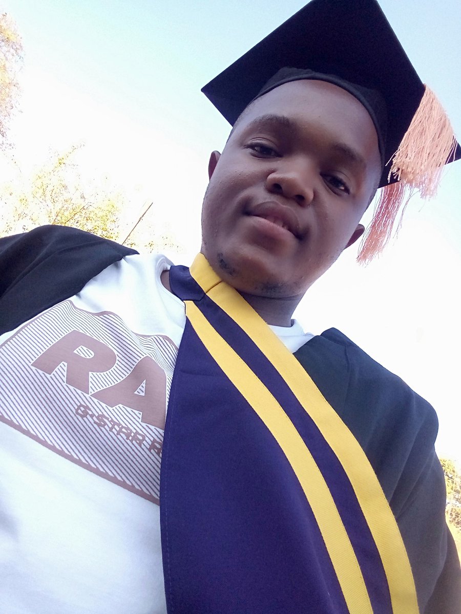 boika_blaqout's tweet photo. Cram Pass Forget
#CPF
#iGraduate
#IWasSurprised! https://t.co/se2zNuDVe8