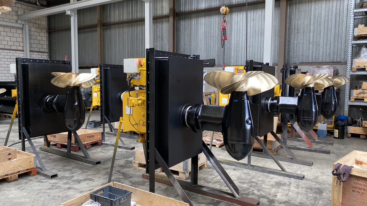 HydromasterP's tweet photo. First units for use on floating border outpost vessels (FBOP) ready for shipment to India 

Hydromaster will deliver a total of 9 shipsets of each two HYDROMASTER® Series 4 well-mounted #azimuth propulsion units to #Cochin Shipyard Limited in India https://t.co/iKJBn9jQWP