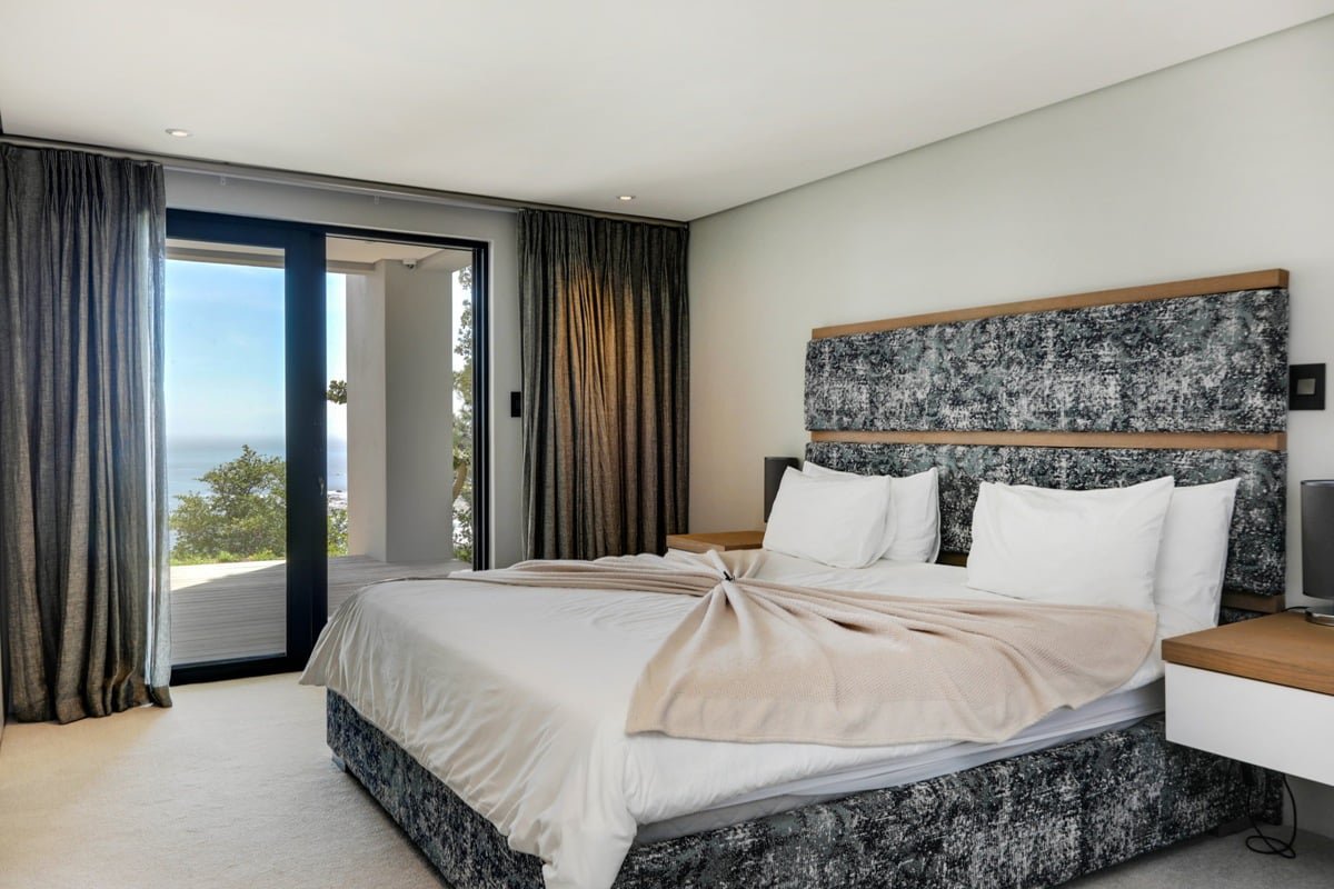 MirrorEdgeNet's tweet photo. Halo Villa - Camps Bay, Cape Town.
πππ
Whole house audio, video and network installation.
Featuring: Centralised location for all DSTV decoders, Apple TVβs network and WiFi equipment.
β
#CapeTown #CampsBay #ProAVinstall #LiveInstall https://t.co/9Se5xGRB1A