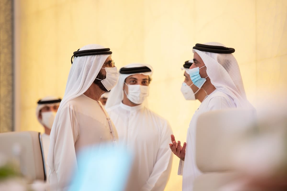 HHShkMohd's tweet photo. ترأست اليوم أول اجتماع حضوري لمجلس الوزراء بقصر الرئاسة بعد عدة اجتماعات عن بع�� .. وهو الاجتماع الأول أيضا بعد التشكيل الحكومي الأخير .. باركنا في بداية الاجتماع الانجاز التاريخي للدولة بدخول عصر الطاقة النووية وعصر الفضاء بإطلاق مسبار الأمل https://t.co/KLPuyi0e1z