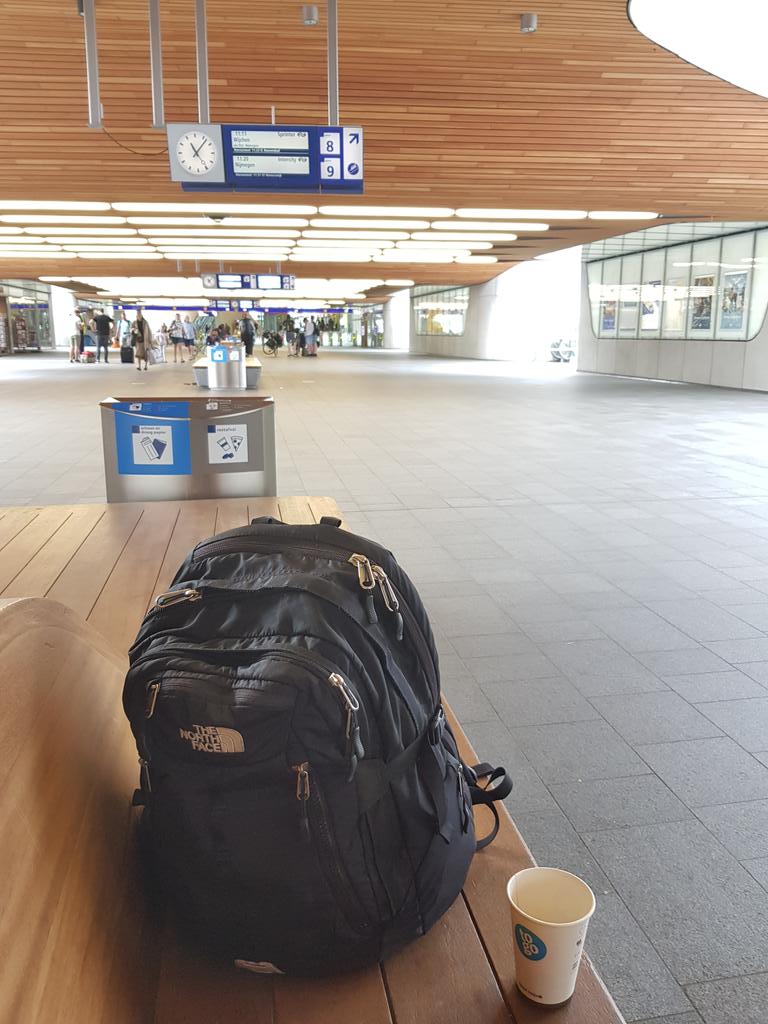 "Slecht nieuws" said the guard on the Utrecht to Arnhem Intercity - and we were all turfed out at Ede-Wageningen. Missed the stopping service to Duisburg, so it's a ride on the ICE...