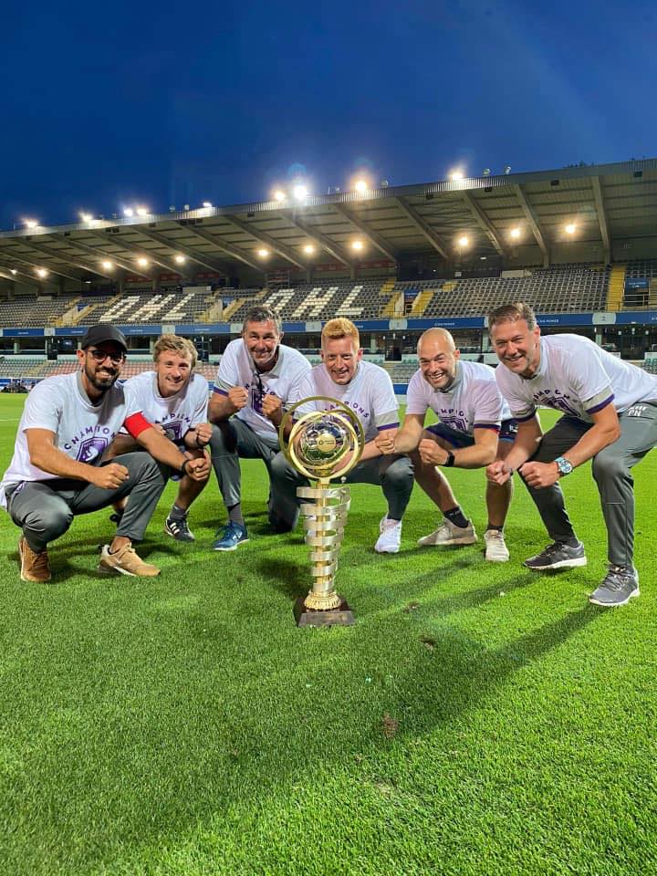 kbeerschotva's tweet photo. THUMBS UP FOR OUR STAFF! 👍💜🐻

#TogetherWeBuildHistory #champions https://t.co/PKcROjsDDA