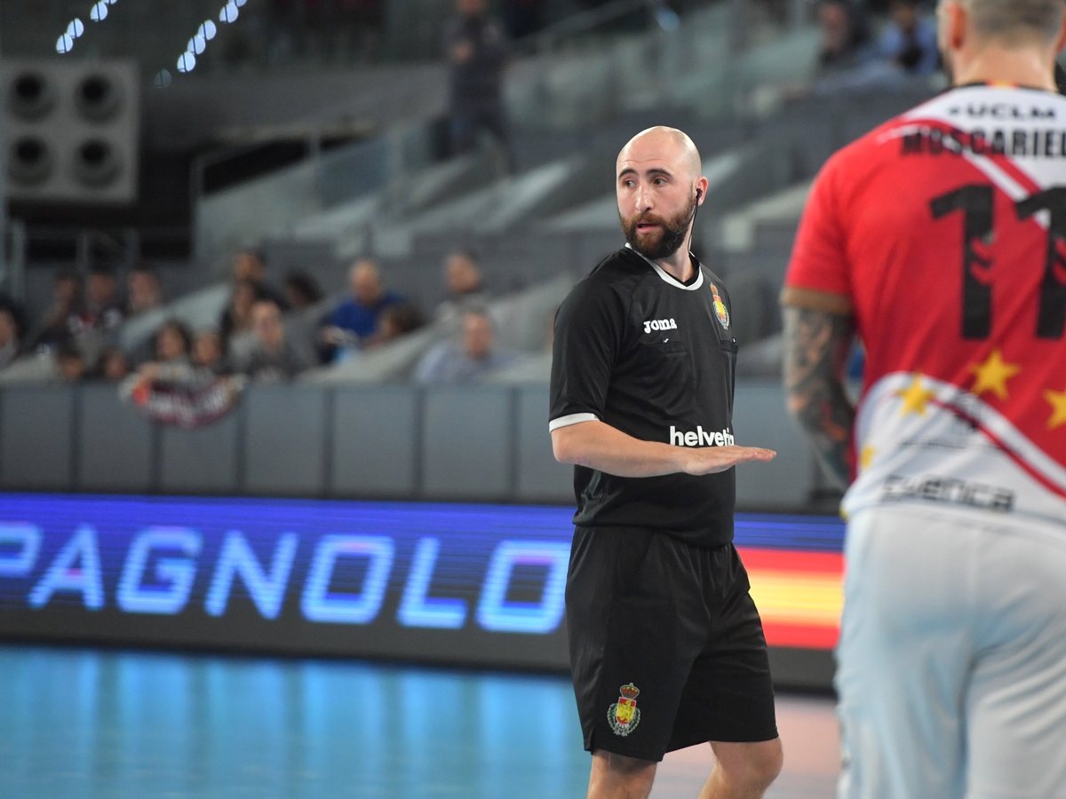 RFEBalonmano's tweet photo. 📋 El Comité Técnico de Árbitros hace públicas las plantillas arbitrales de cara a la Temporada 2020/2021

📝 Toda la info, aquí 👉 https://t.co/MLgON2KWIW https://t.co/SZIUnhiHev