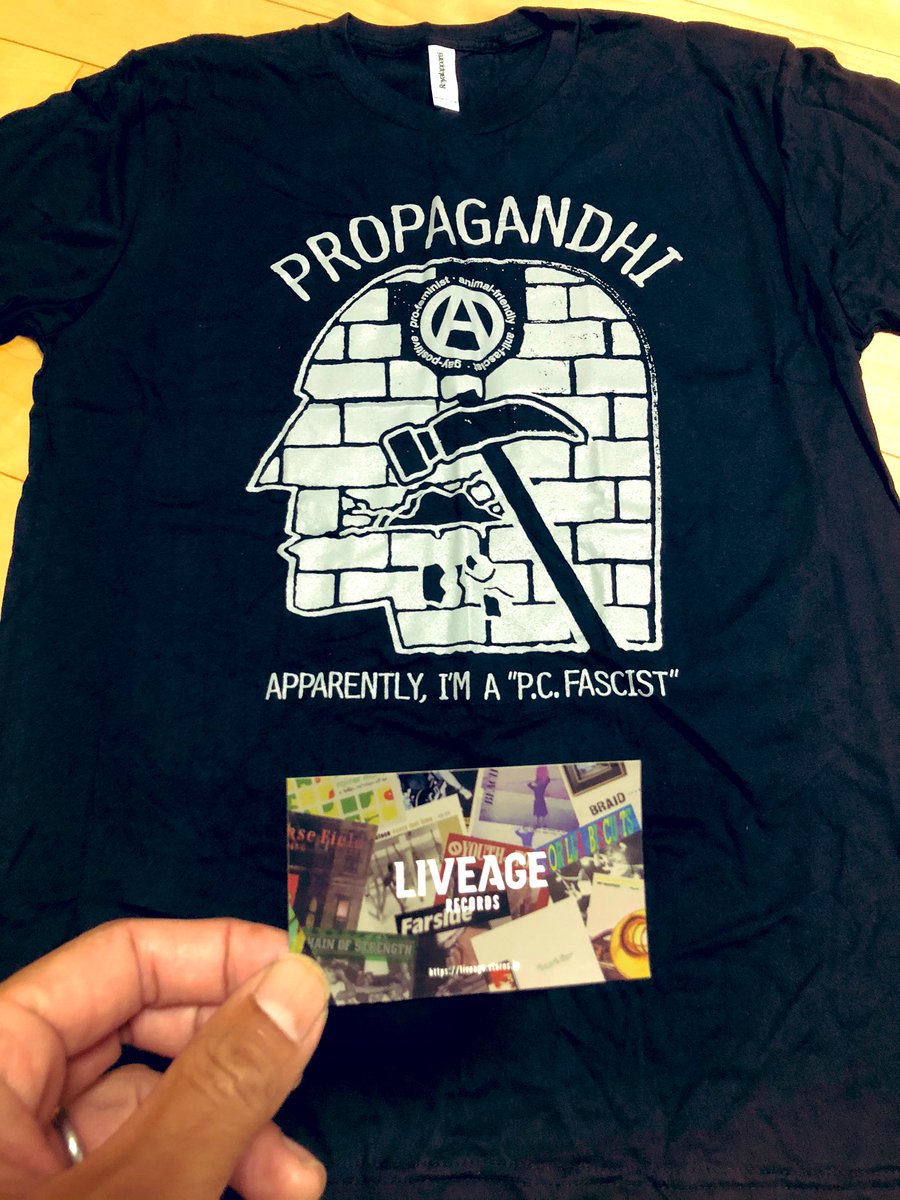 Shames_Ace's tweet photo. PROPAGANDHIのTシャツをゲットしました😁
めちゃカッコ良い👍
LIVE AGEさん親切な対応ありがとうございます😊
#liveage https://t.co/MQmO0osnlo