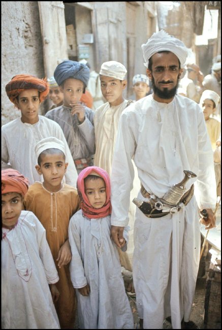 hawaa_home's tweet photo. الحياة في مسقط ضمن مجموعة "برونو باربي" 1972م https://t.co/FLGPjDO0wH