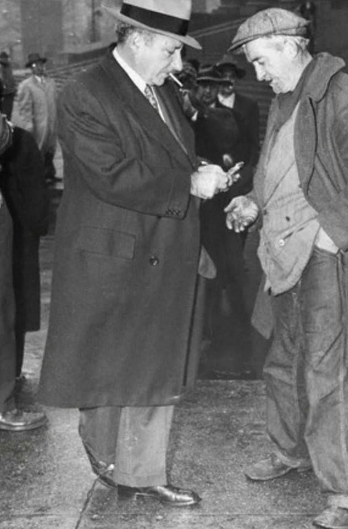 マフィア 映画情報 ジャパンマイヤーランスキー マフィアグッズ専門店 V Twitter マフィアのファッションは格好いい スーツやハットの着こなしは素晴らしいし ピンキーリングなどのアクセサリーもセンスが光っている でも それ以上に貧困層でストリート出身