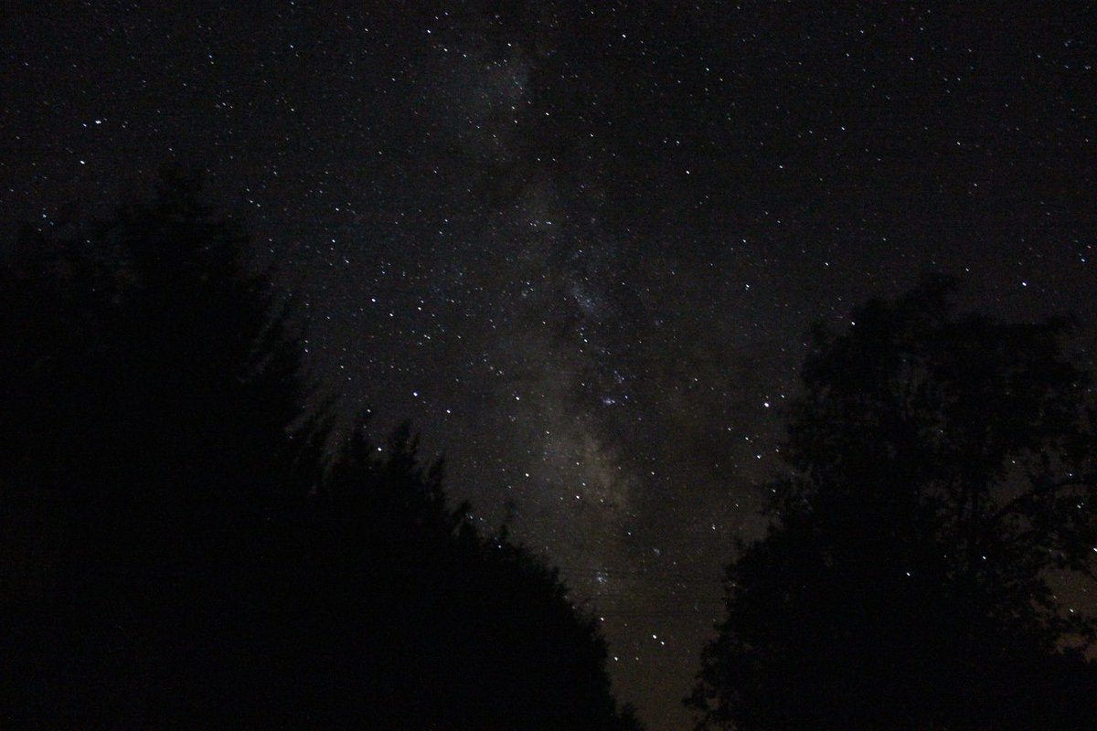 París - Zamora (unos 1300km)

Llegamos de madrugada al pueblo y pude hacerle fotos a la Vía Láctea.