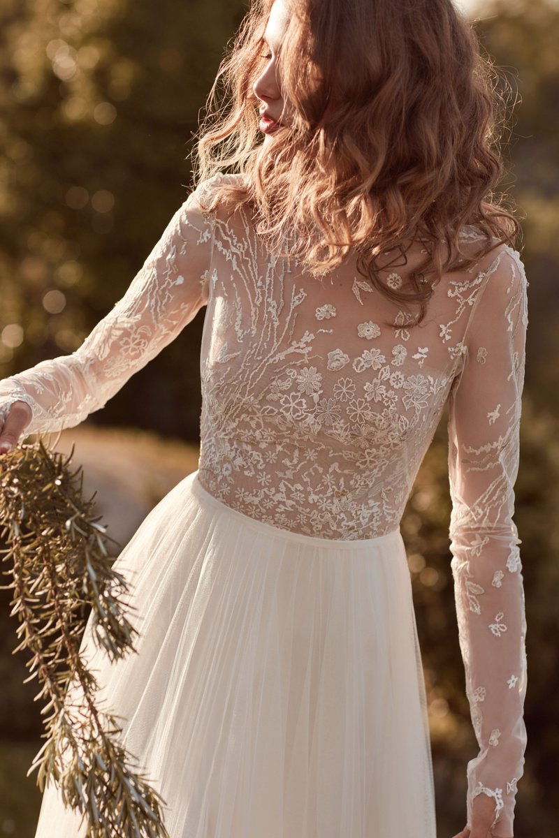 London sample sale 
Friday 21st and Saturday 22nd August
By appointment only! 
#sneakpeek

#wedding #weddingdress #samplesale #bride #bridal